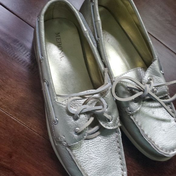 Merona gold boat shoes size 7 - Picture 2 of 5